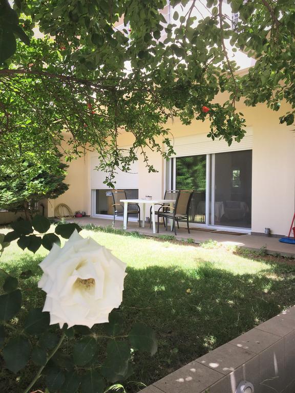 Appartamento Rose Garden Kalamata Esterno foto